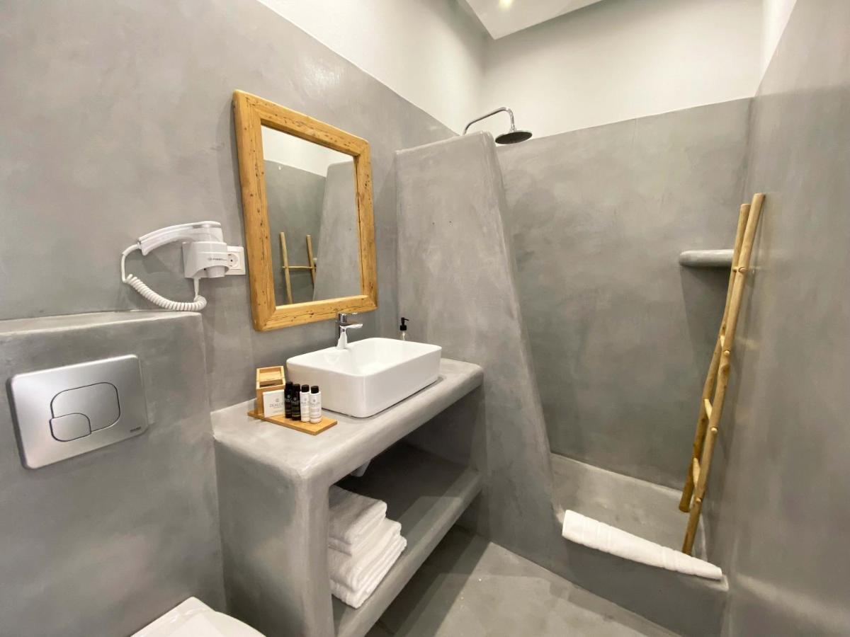 Lyra Seafront Apartment , Paroikia Town Center Extérieur photo
