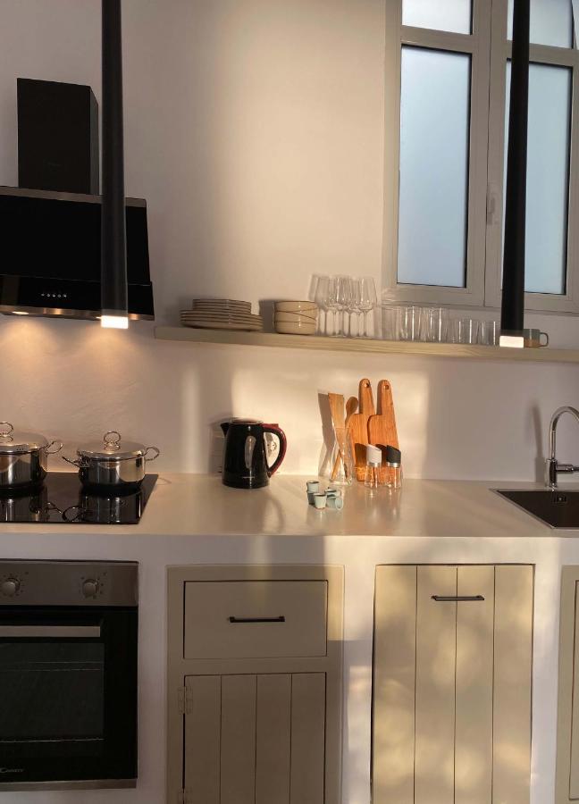 Lyra Seafront Apartment , Paroikia Town Center Extérieur photo