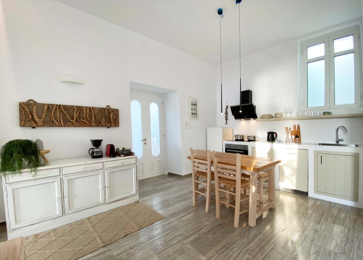 Lyra Seafront Apartment , Paroikia Town Center Extérieur photo